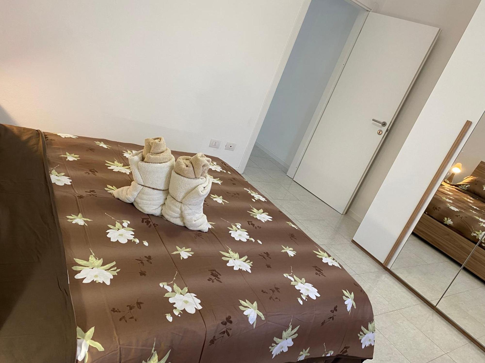 Ale.Zelo Apartment Zelo Buon Persico Eksteriør bilde